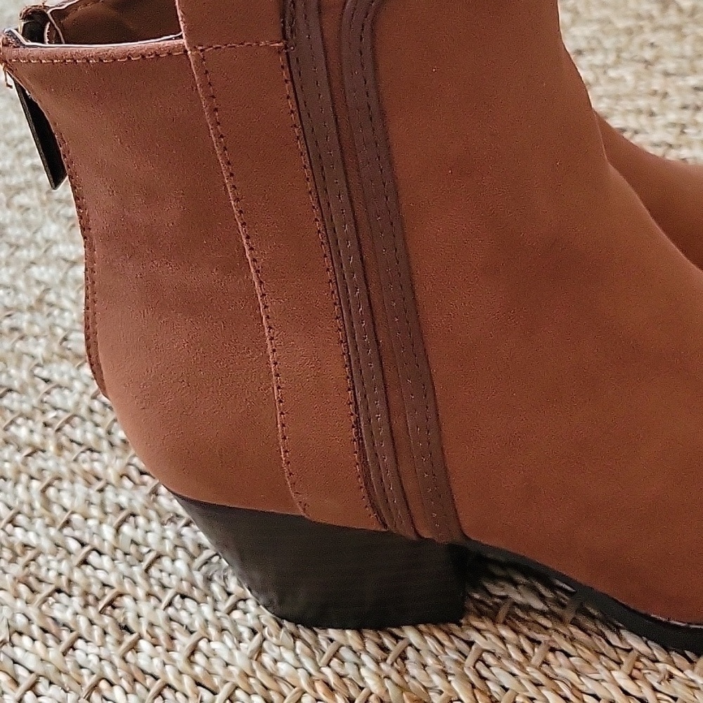 JUST FAB keke faux suede ankle boots. Trimmed in faux leather. Size is 6. - Picture 8 of 12